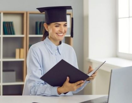 Bachelor Thesis In Business Administration: 5 Examples & Helpful Tips